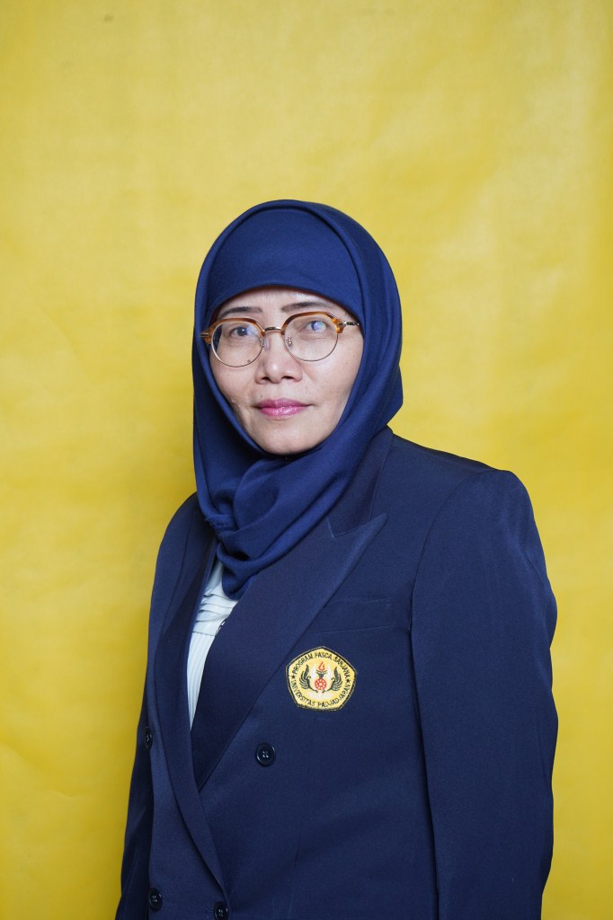 Dr. Hj. Dewi Kania Sugiharti, S.H., M.H.